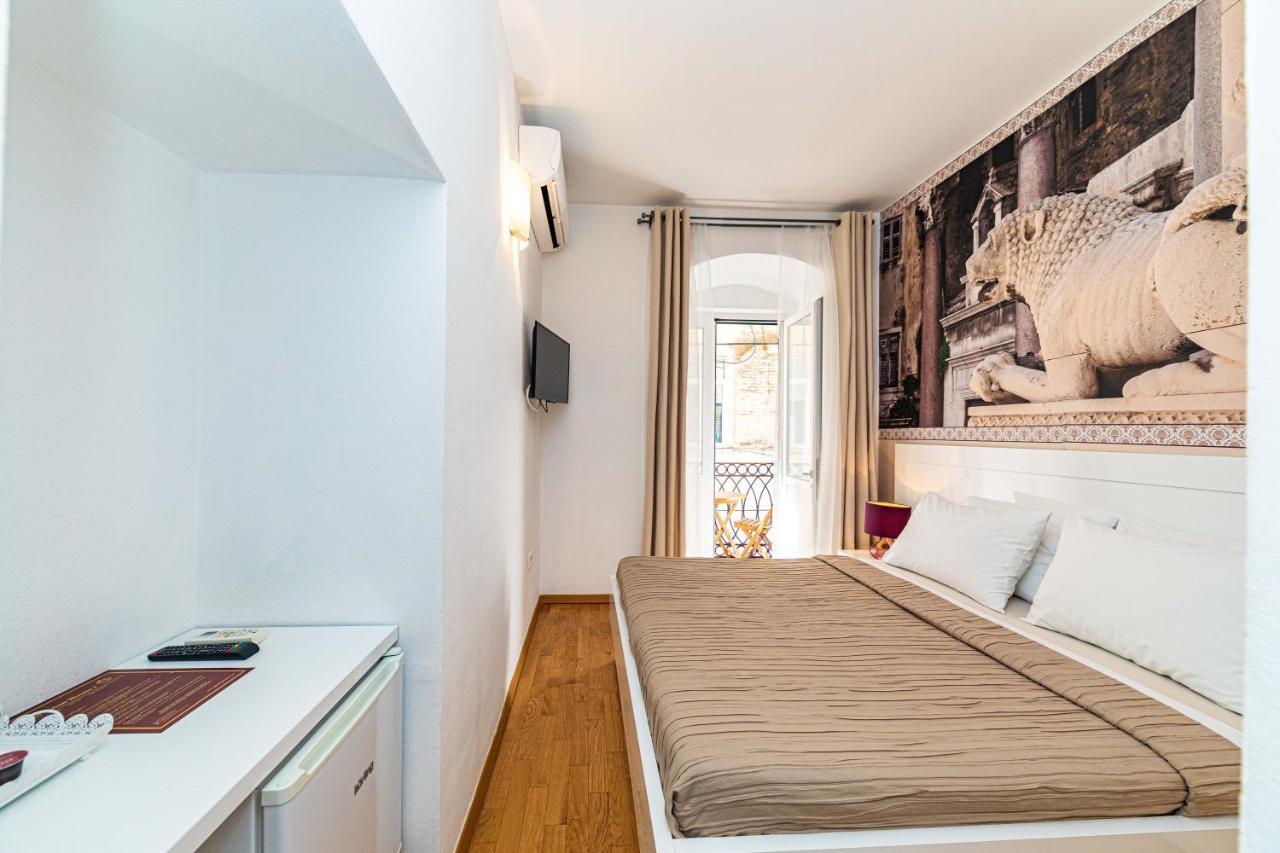 Riva City Rooms Spalato Esterno foto